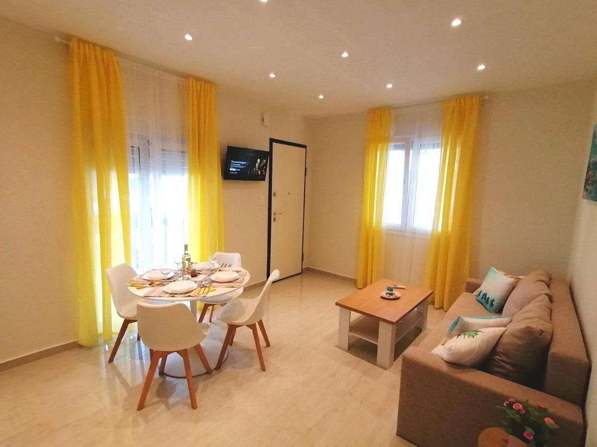 Sea Pleasure Apartment Peraía Екстериор снимка